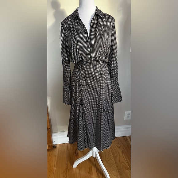 Equipment Dress - Picture 2 of 9